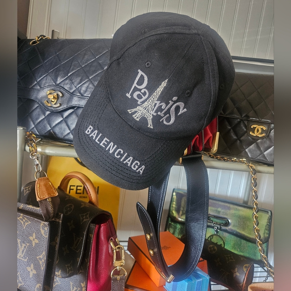 Balenciaga Paria cap